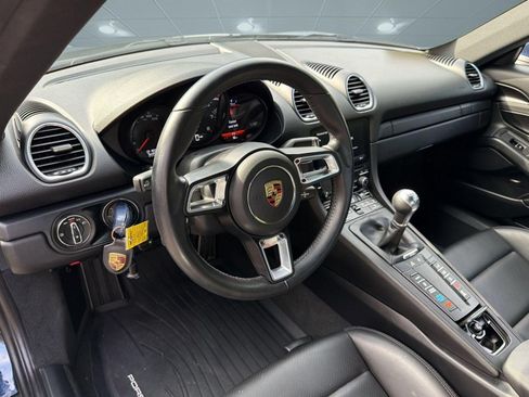 Used 2021 Porsche 718 Cayman RWD image 4