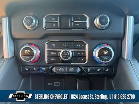 Used 2023 GMC Yukon XL SLT w/ SLT Premium Package AWD/4WD image 19