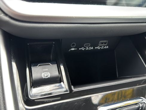 Certified 2024 Subaru Outback Onyx Edition AWD/4WD image 38