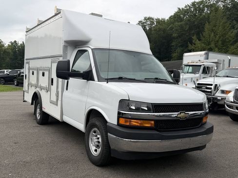 Used 2022 Chevrolet Express 3500 w/ Power Convenience Package RWD image 8