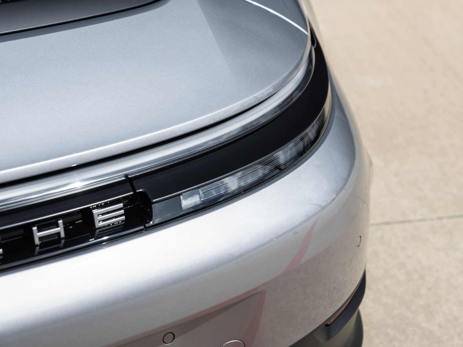 Used 2025 Porsche 911 Carrera RWD image 15