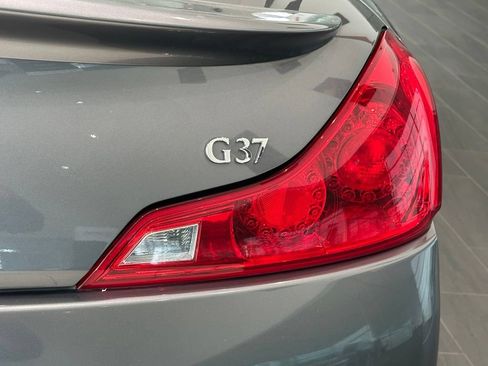 Used 2011 INFINITI G37 IPL RWD image 17