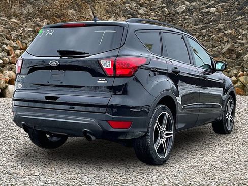 Used 2019 Ford Escape SEL image 2