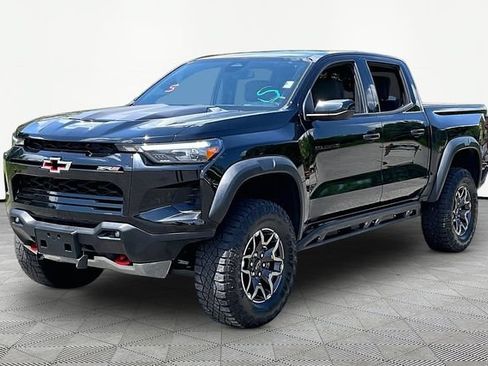 Used 2024 Chevrolet Colorado ZR2 AWD/4WD image 3