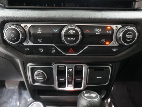 Used 2025 Jeep Wrangler Unlimited Sport AWD/4WD image 21