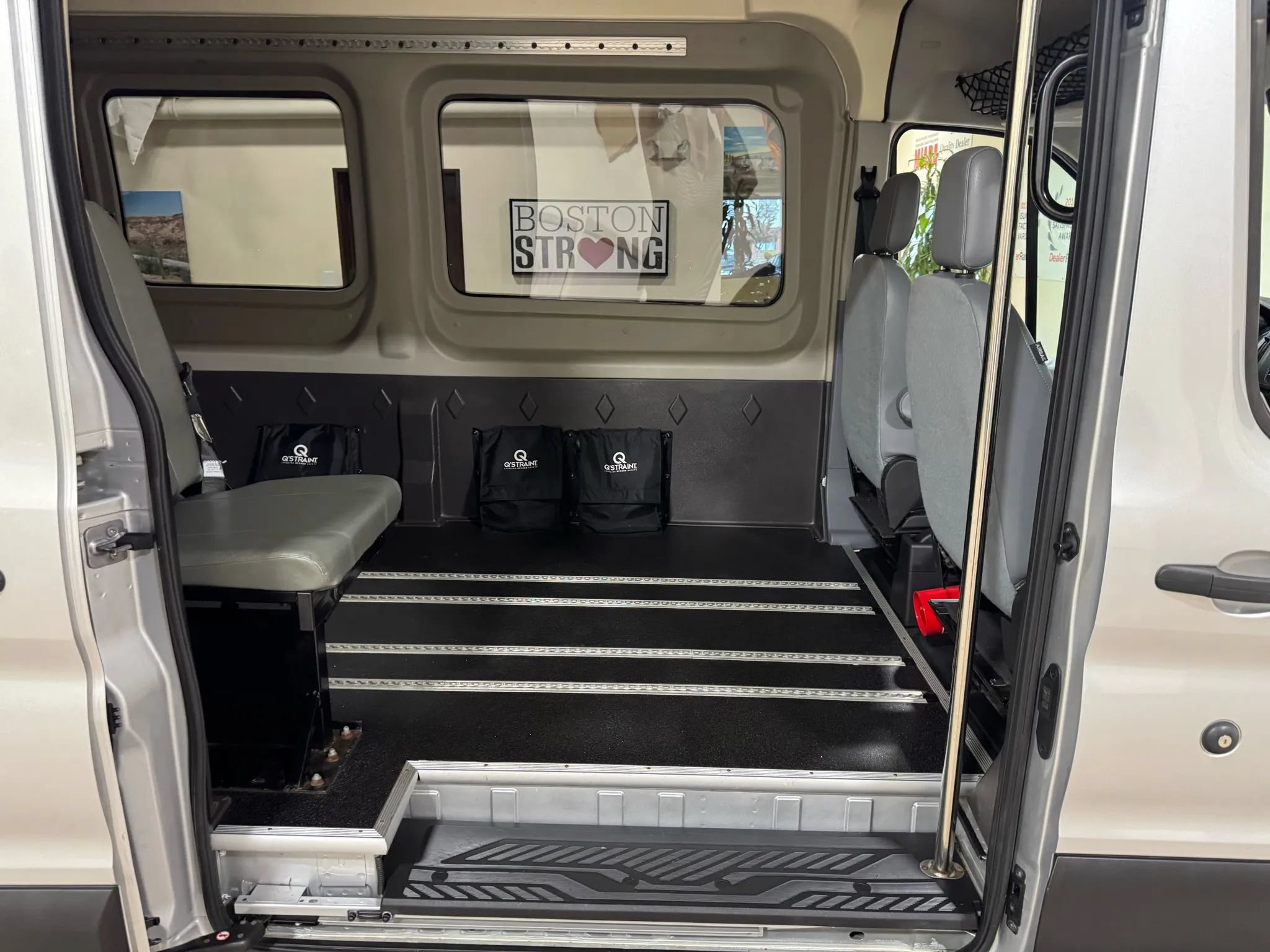 Used 2019 Ford Transit 250 148 Medium Roof RWD image 25