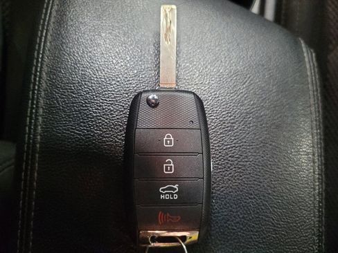 Used 2020 Kia Optima LX FWD image 32