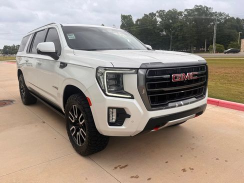 Used 2024 GMC Yukon XL AT4 w/ AT4 Premium Plus Package AWD/4WD image 9