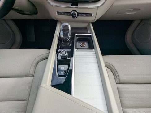 New 2026 Volvo XC60 B5 Ultra w/ Protection Package Premier image 19