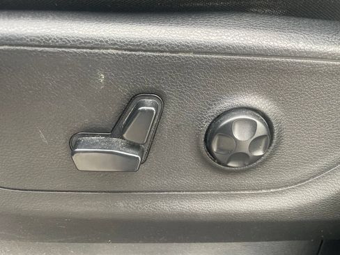 Used 2019 RAM 1500 Big Horn AWD/4WD image 12