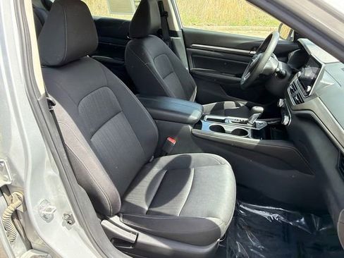 Used 2023 Nissan Altima 2.5 SV image 13