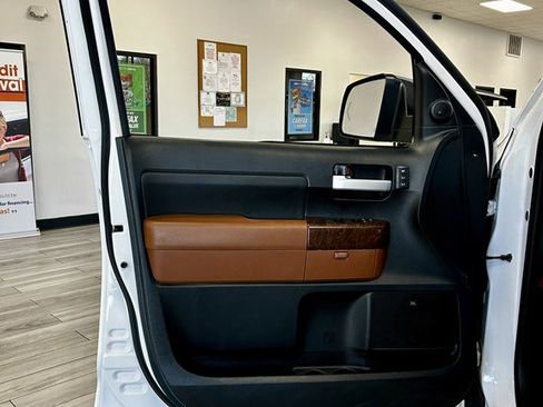 Used 2011 Toyota Tundra Limited image 13