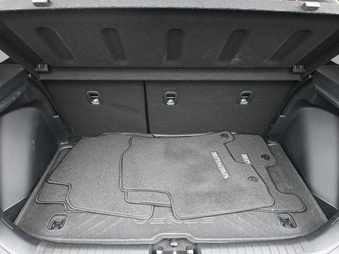 Certified 2025 Hyundai Venue SE image 13