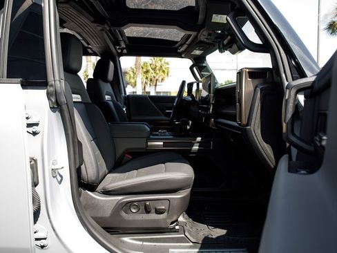 Used 2024 GMC Hummer EV 2X image 11