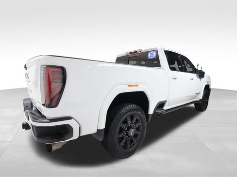 Used 2025 GMC Sierra 2500 AT4 w/ AT4 Premium Plus Package AWD/4WD image 4