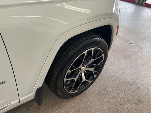 Used 2023 Jeep Grand Cherokee Summit image 25