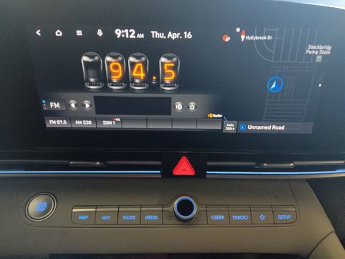 Used 2022 Hyundai Elantra Limited w/ Cargo Package FWD image 25