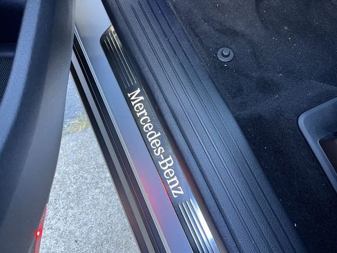 Certified 2025 Mercedes-Benz GLE 450e 4MATIC image 16