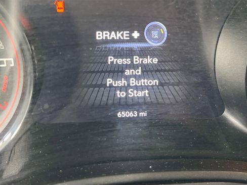 Used 2022 Dodge Challenger SXT w/ Plus Package image 12