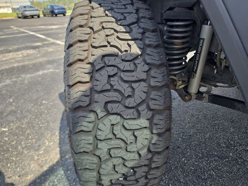 Used 2018 Jeep Wrangler Unlimited Rubicon AWD/4WD image 30