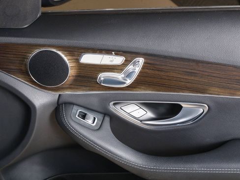 Used 2018 Mercedes-Benz C 300 Sedan image 31