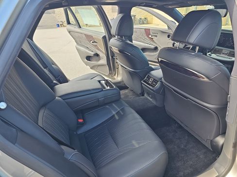 Used 2022 Lexus LS 500 AWD w/ Interior Upgrade Package image 11