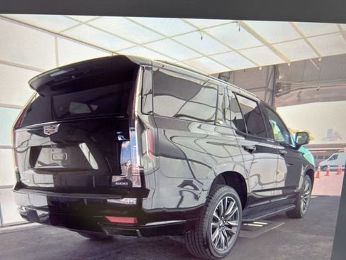 Used 2023 Cadillac Escalade Sport image 2