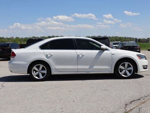 Used 2015 Volkswagen Passat 1.8T Limited Edition FWD image 7