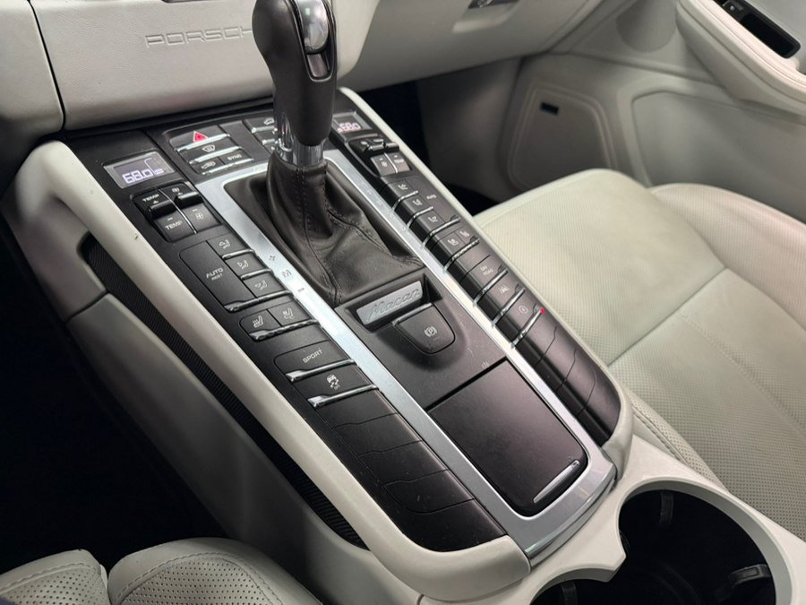 Used 2018 Porsche Macan S AWD/4WD image 48