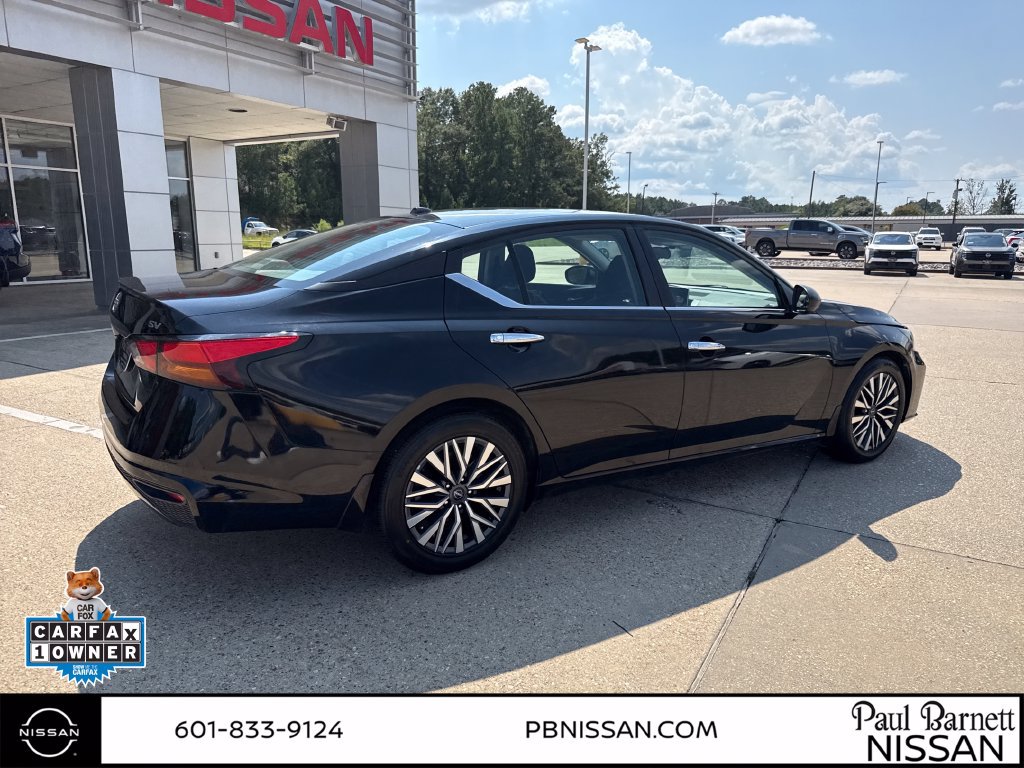 Used 2024 Nissan Altima 2.5 SV FWD image 11
