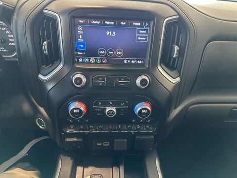 Used 2023 GMC Sierra 2500 AT4 w/ AT4 Premium Plus Package image 12