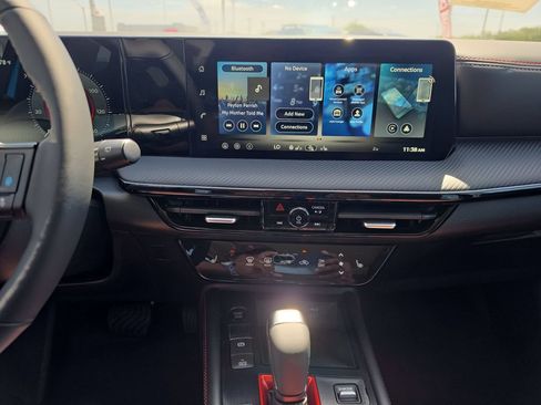 New 2026 Nissan Kicks SR w/ SR Premium Package FWD image 16