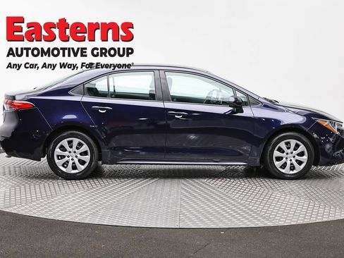 Used 2021 Toyota Corolla LE FWD image 4