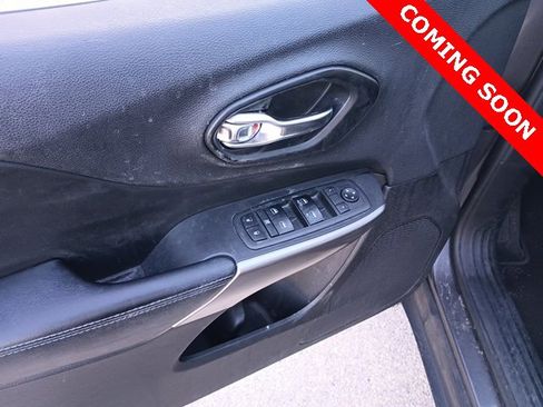 Certified 2019 Jeep Cherokee Latitude Plus image 10