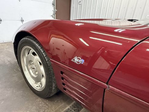 Used 1993 Chevrolet Corvette Coupe image 16