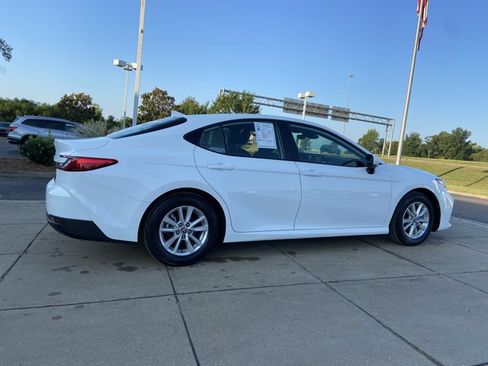 Used 2025 Toyota Camry LE FWD image 12