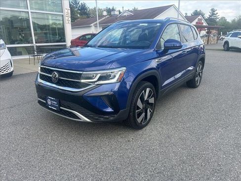 Certified 2024 Volkswagen Taos SEL AWD/4WD image 1