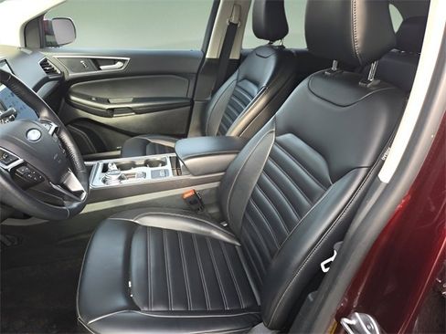 Used 2024 Ford Edge SEL image 10
