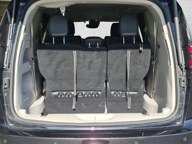Used 2024 Chrysler Pacifica Touring-L FWD image 6