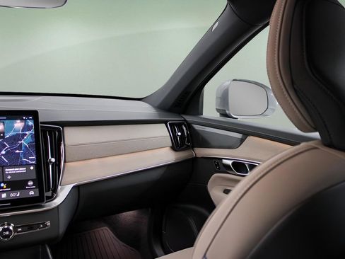 New 2026 Volvo XC90 B6 Plus w/ Protection Package Premier image 15