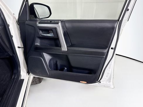 Used 2015 Toyota 4Runner SR5 image 25