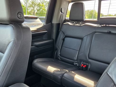 Used 2022 Chevrolet Silverado 1500 LT w/ Safety Package AWD/4WD image 12