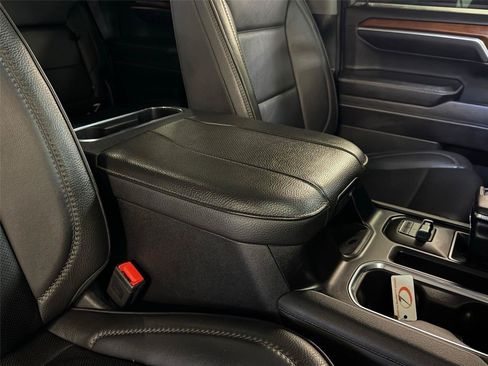 Used 2023 GMC Sierra 1500 Denali w/ Denali Reserve Package AWD/4WD image 31
