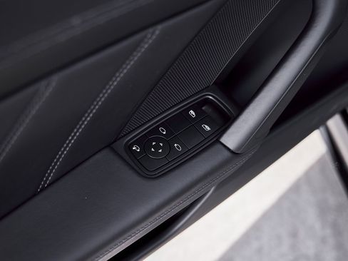 Used 2024 Porsche 911 Turbo S image 28