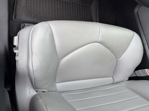 Used 2022 Toyota Highlander XLE FWD image 9