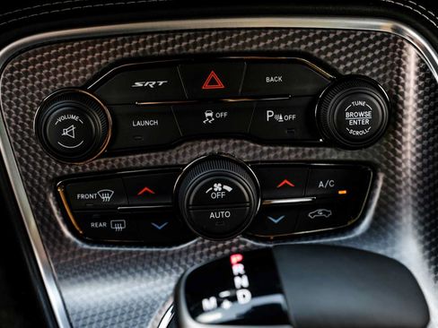 Used 2015 Dodge Challenger SRT Hellcat RWD image 23