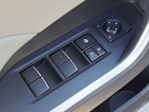 Used 2021 Toyota RAV4 XLE Premium AWD/4WD image 21