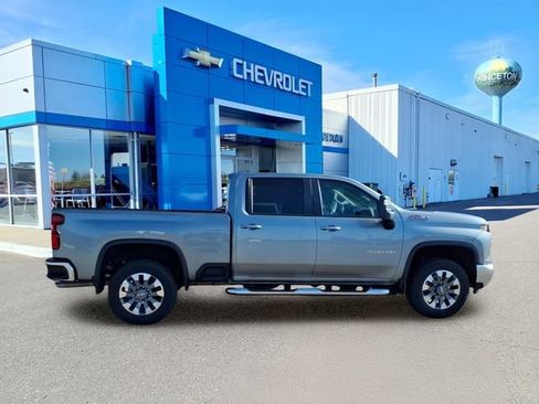 Used 2024 Chevrolet Silverado 3500 LT w/ Convenience Package AWD/4WD image 2