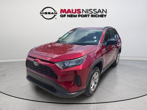 Used 2021 Toyota RAV4 LE AWD/4WD image 6