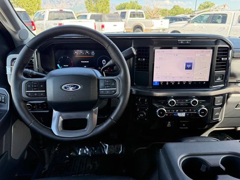 Used 2025 Ford F350 Lariat w/ FX4 Off-Road Package AWD/4WD image 37